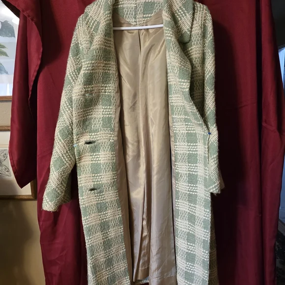 Elegant Green Plaid Double-Breasted Pea Coat - Picture 3 of 4